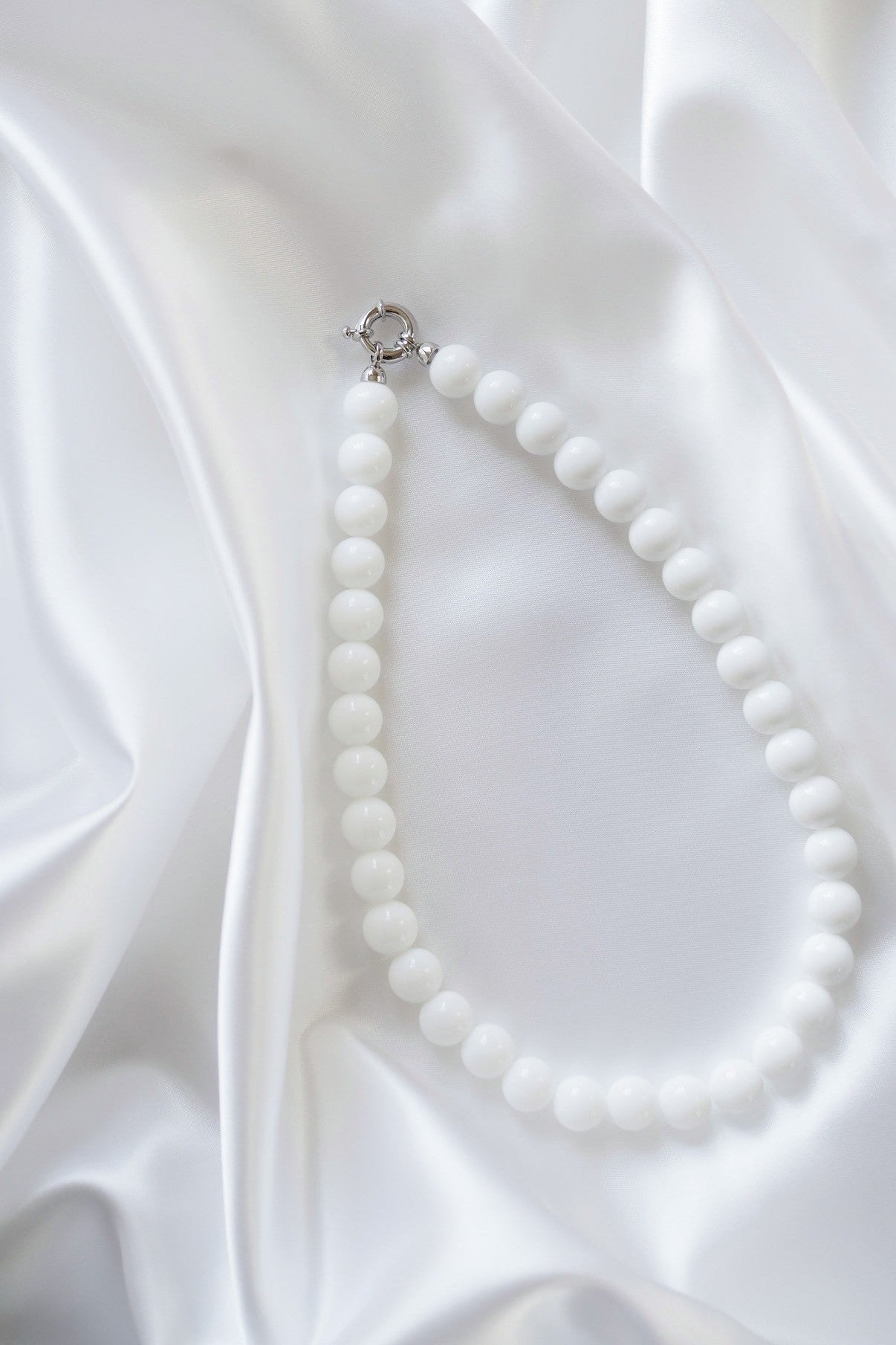 Classic white Agate Necklace